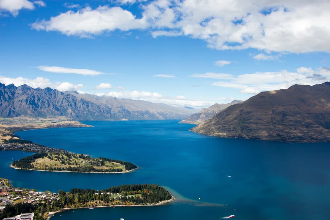 Hiking in Breathtaking Queenstown, New Zealand