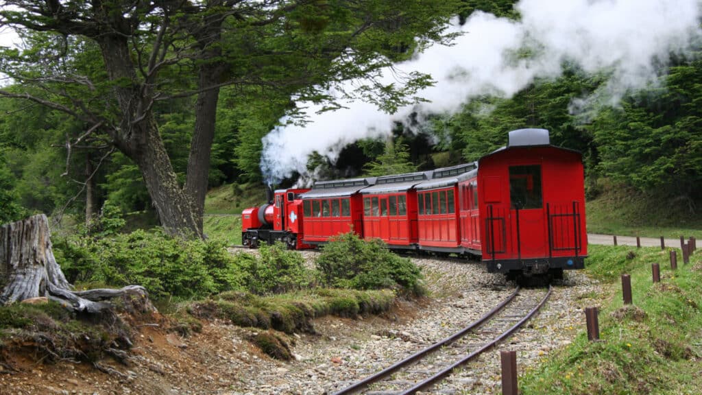 this train is known as the world's end train, and works in ushuaia, inside of the argentinian patagonia