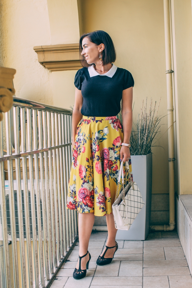 How to Style a Floral Midi Skirt – 7 Outfit Ideas for Summer & Fall