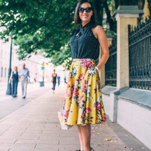 How to Style a Floral Midi Skirt – 7 Outfit Ideas for Summer & Fall
