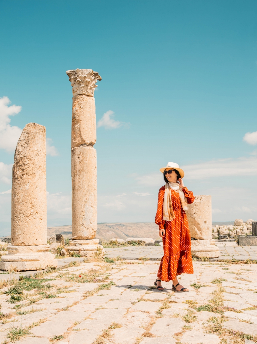 How to Dress Conservatively Yet Stylishly for Traveling in Jordan