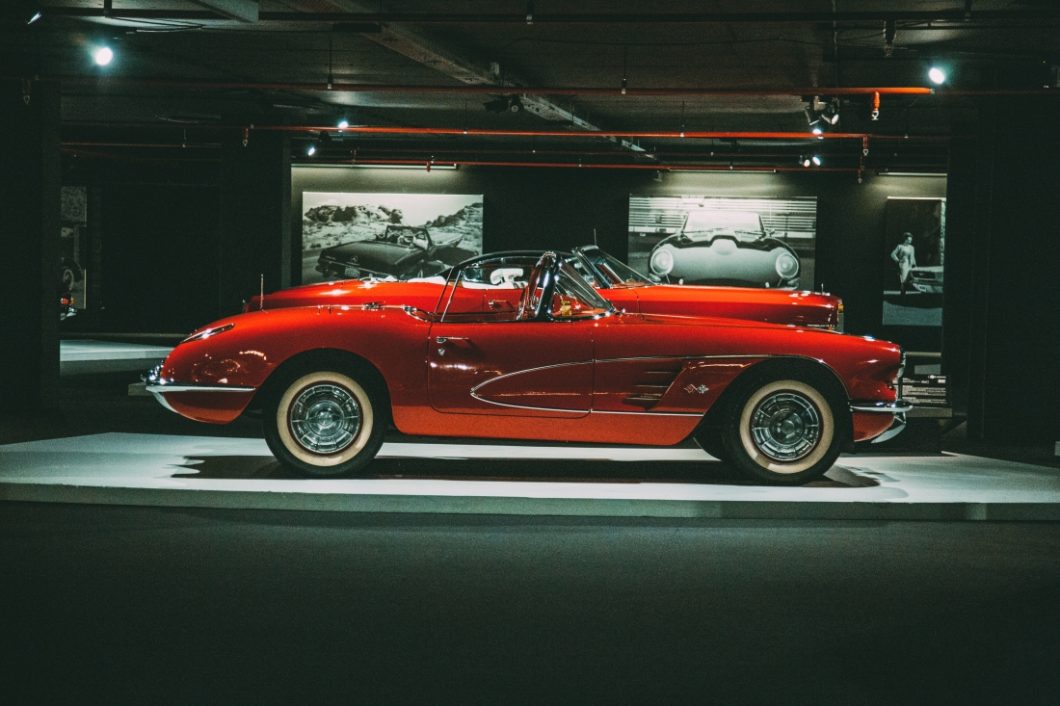 25 Photos of the Heydar Aliyev Center’s Classic Car Exhibit in Baku, Azerbaijan