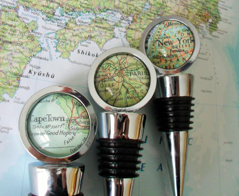 CUSTOM MAP Wine STOPPER / Any Location / Hostess Gift / Housewarming gift / Personalized Map Gift / Destination Wedding / glass bottle stop