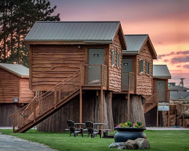 Treehouse Queen and Bunk on Lagoon in Wisconsin Dells