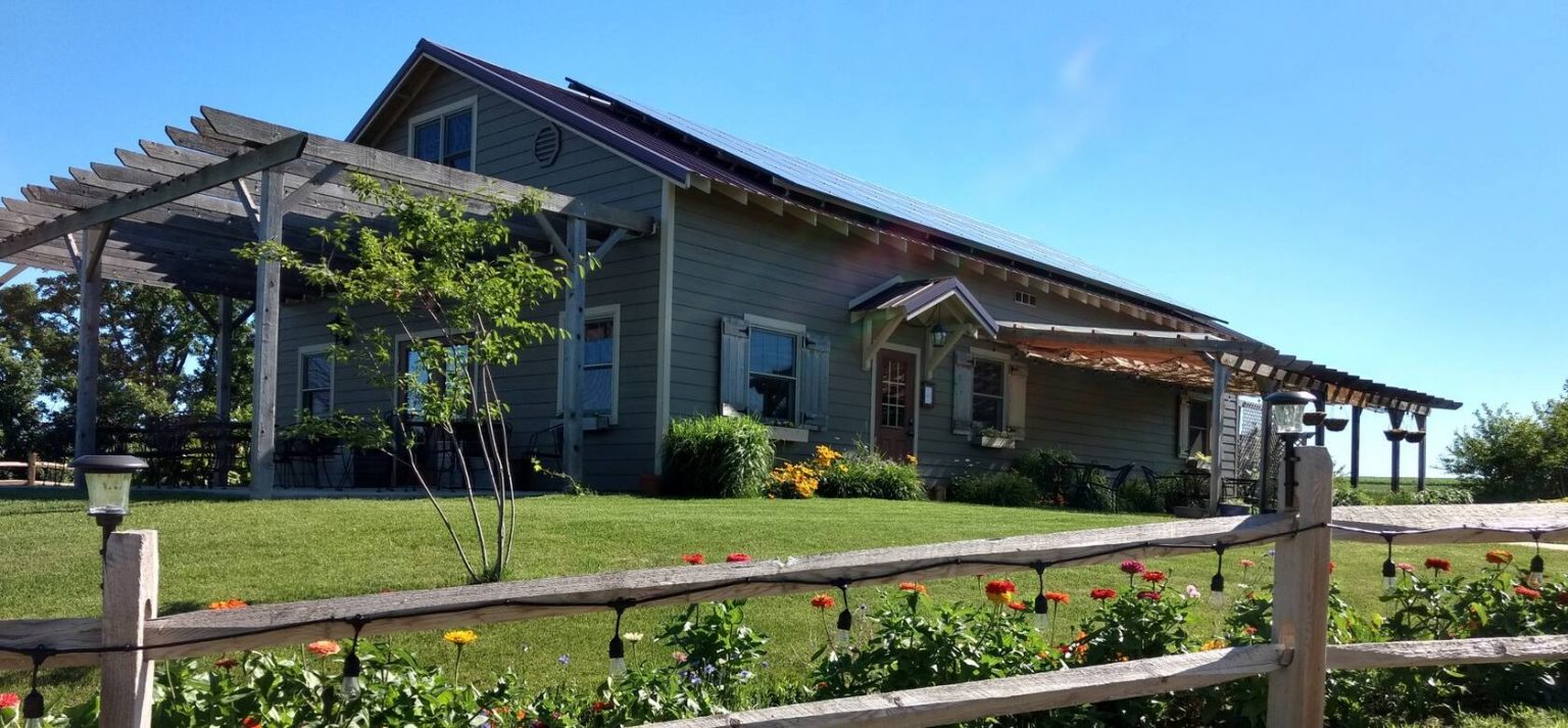 25 of the Coolest Airbnbs in Wisconsin Featuring Treehouses, Tiny