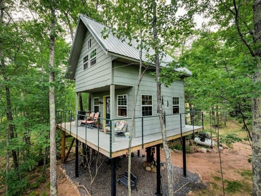 Boulderridge Treehouse in Bayfield Wisconsin