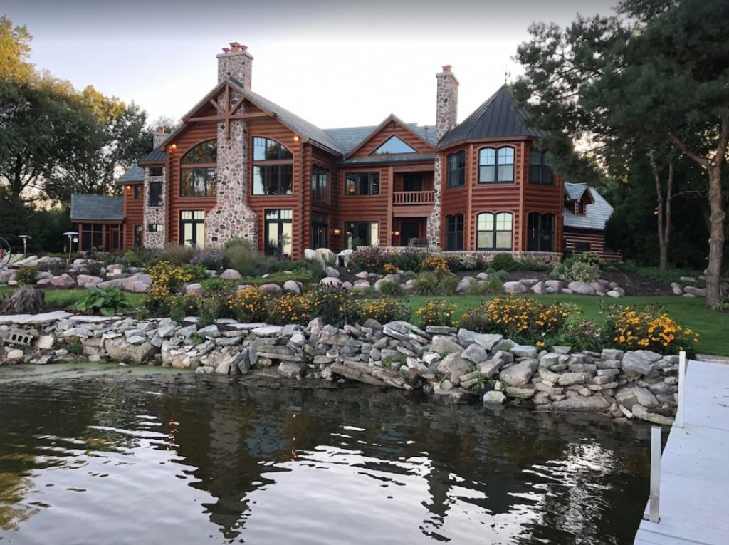 10,000 sq ft Log Home on the Bay of Green Bay - only 15 minutes to Lambeau Field