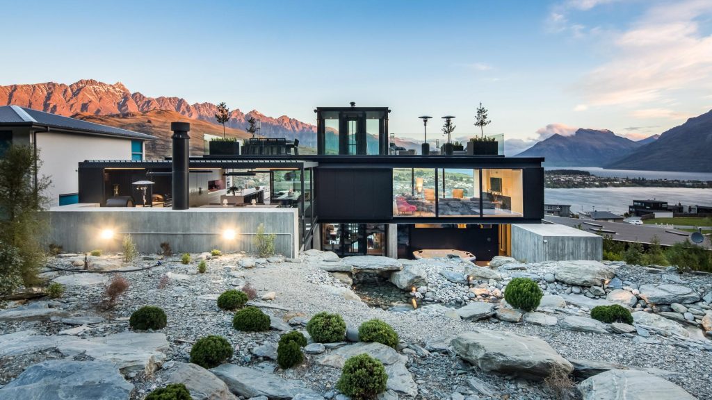 Bold modernist design and expansive mountain views - Queenstown, Otago, New Zealand