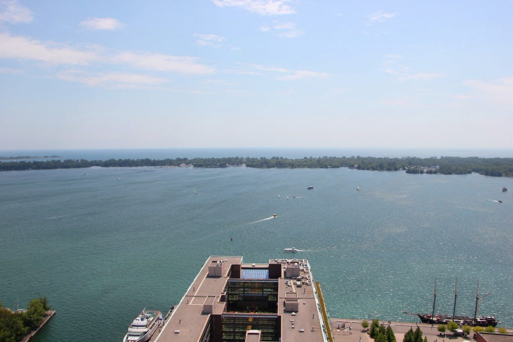 Cozy Condo With Lake View In Heart Of Toronto