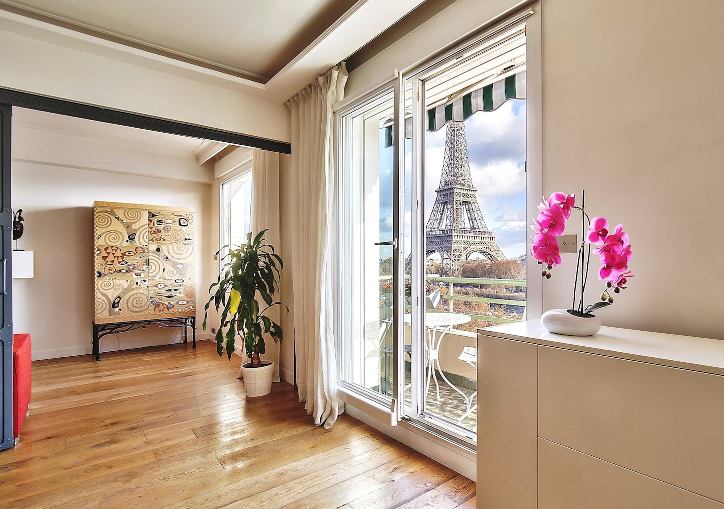 The Coolest Airbnbs in Paris With Eiffel Tower Views & More!