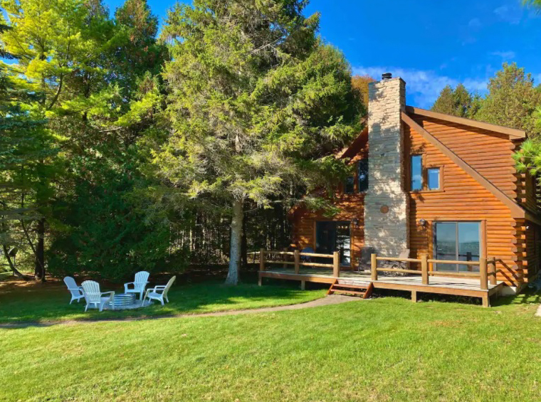 Lake Michigan cabin retreat in Door County