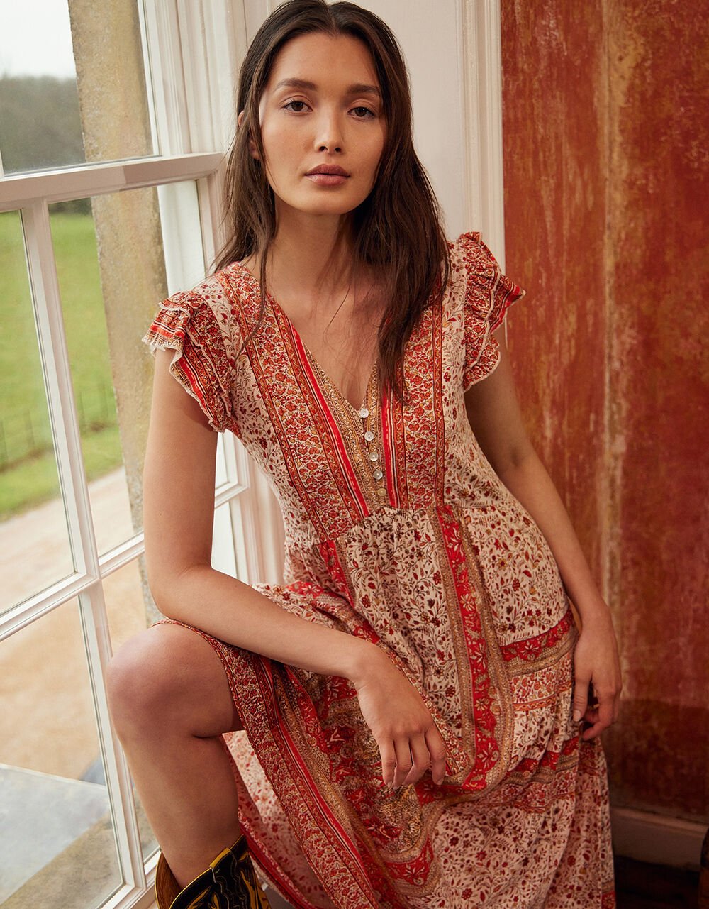 Bohemian Clothing & Dress Shop: Urban Chic Unleashed!