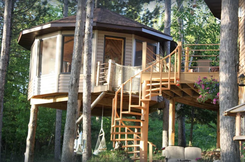 Treehouse glamping - Dunbar, Minnesota