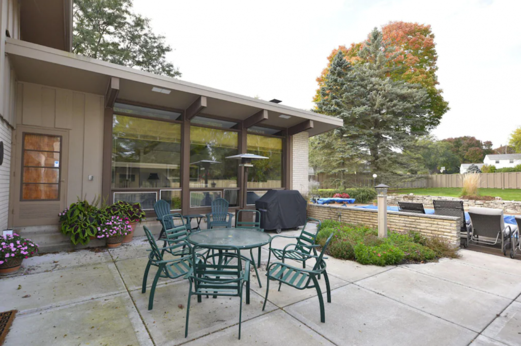 Mid-century 4-bedroom modern house with in-ground pool in Brookfield
