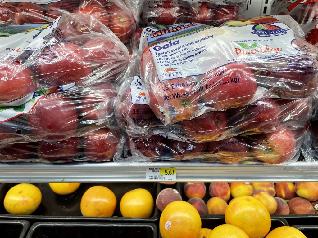 Gala apples in a grocery store in Turks and Caicos