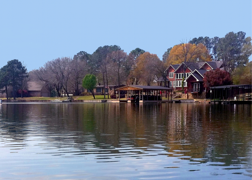 Peaceful Lake Life in Hayward