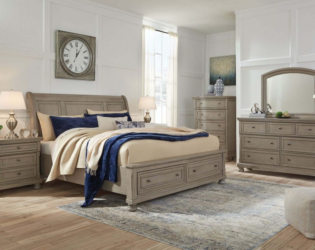 Lettner Light Gray Sleigh Bedroom Set