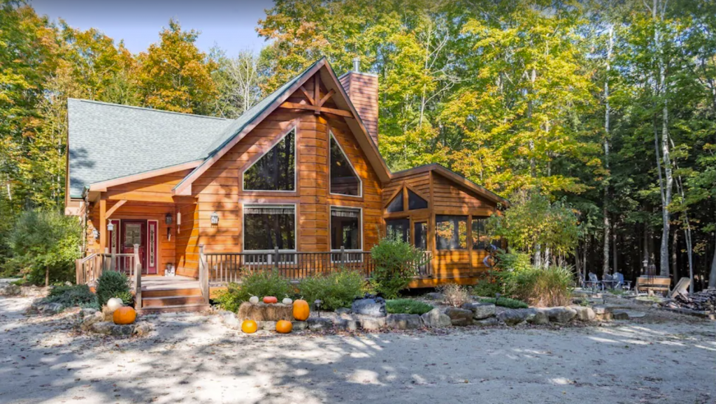 Luxury Hand-Hewn Log Cabin in Wooded Setting of Egg Harbor