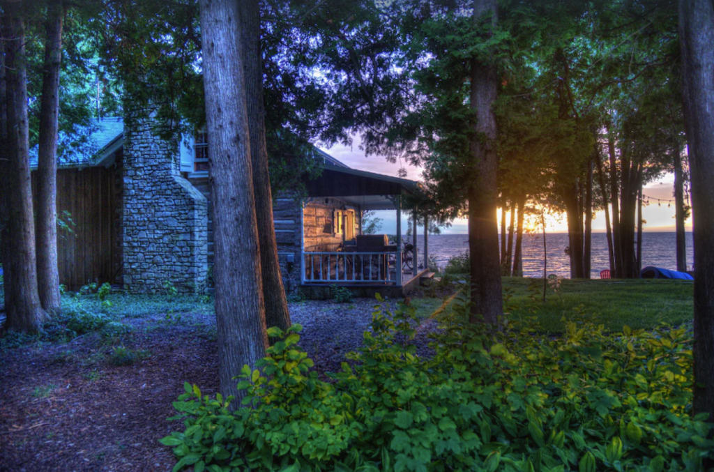 Historic Cabin on the Juddville Riviera in Fish Creek