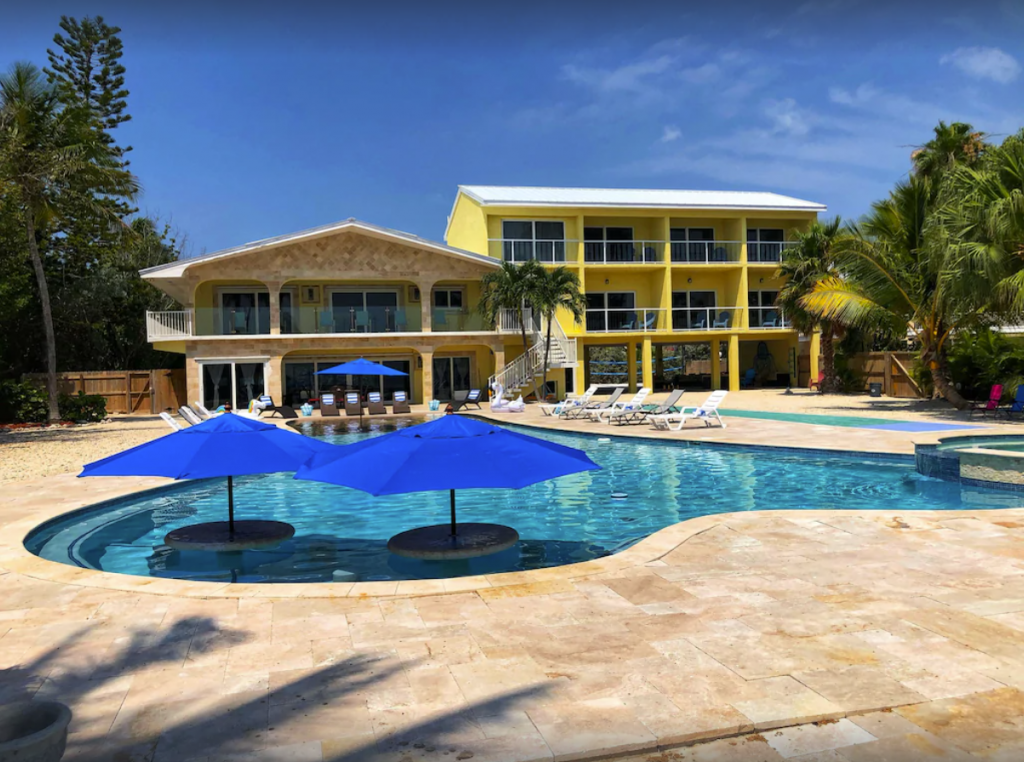 Oceanfront 13-bedroom Home with Pool on Sombrero Beach - Marathon