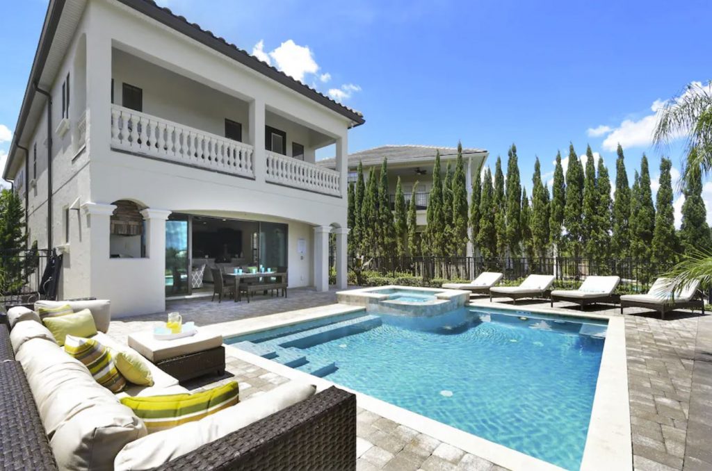Cozy 5-bedroom Villa with Pool and Golf Course View   