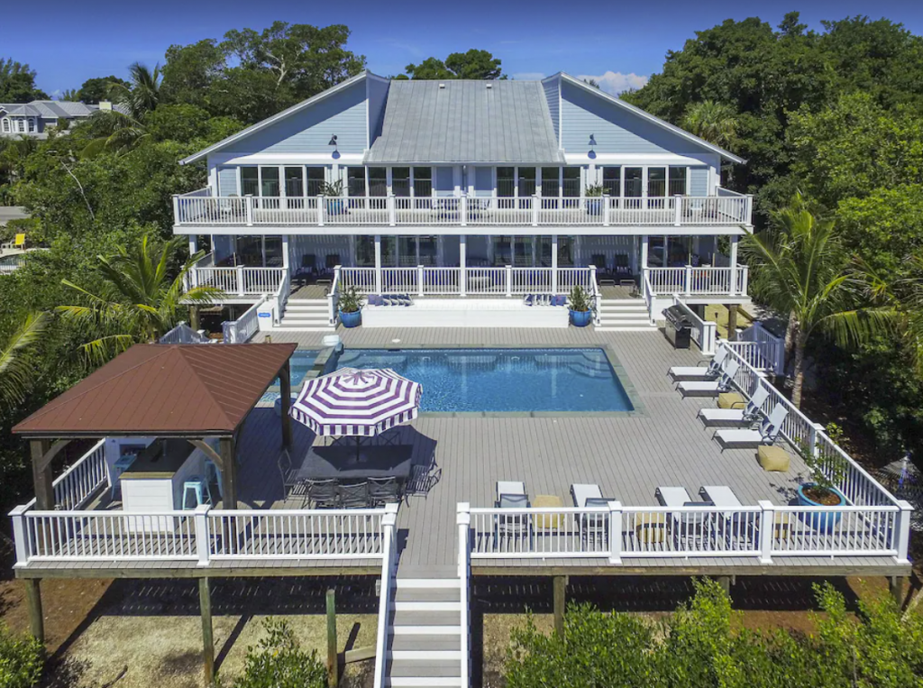8-bedroom Bayfront Summer Home with Concierge and Pool