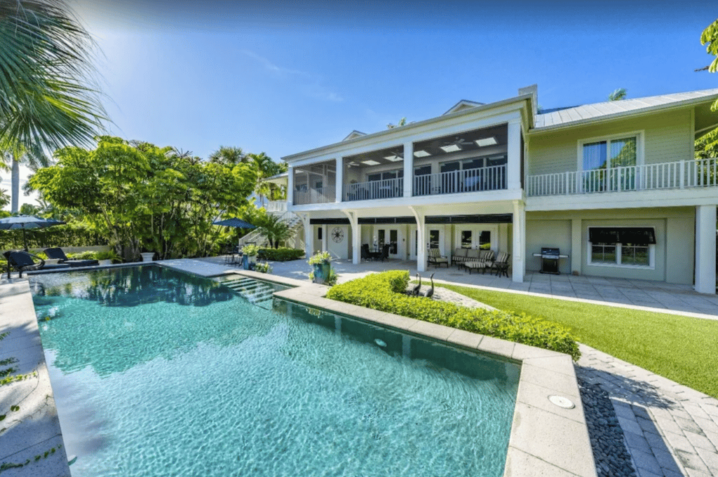 Spacious Coastal Luxury 5-bedroom Home with Pool