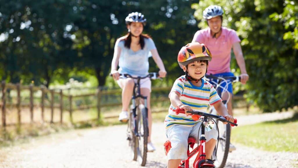 Family-cycling-Canva-MSN