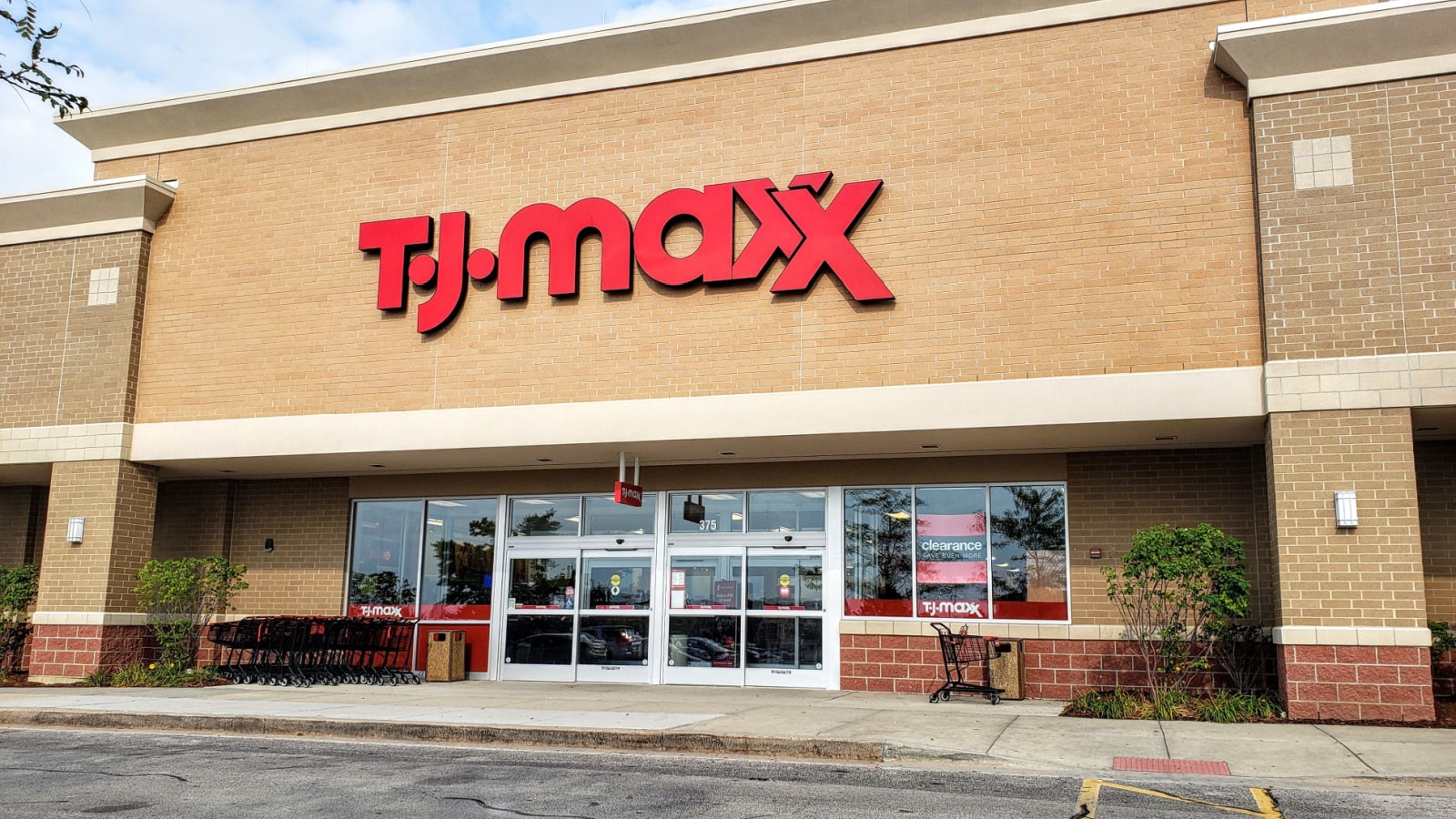 ROMEOVILLE, IL, USA - AUGUST 21, 2018: T.J.Maxx, owned by TJX Companies, is an American department store chain that sells brand name items for less. This brand also owns HomeGoods, Marshalls, & more.