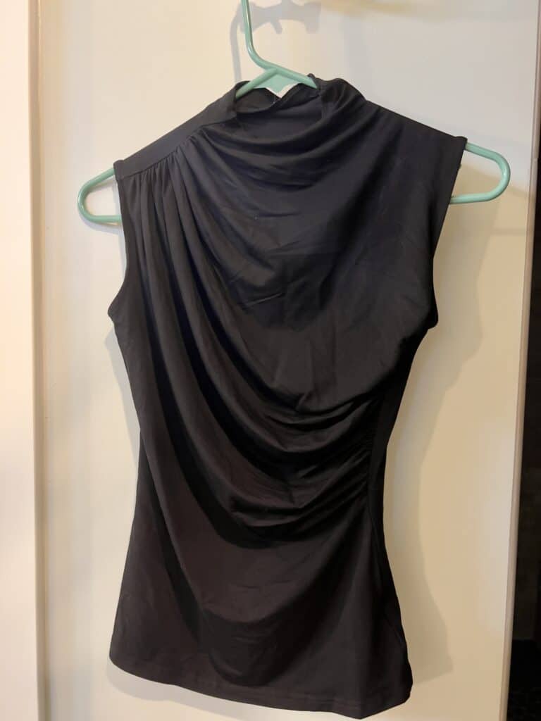 RUCHED DETAIL SLEEVELESS TOP IN BLACK