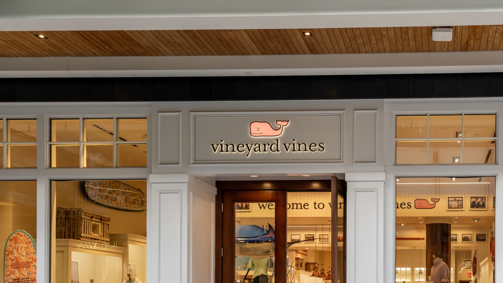 Los Angeles, California, USA - July 11, 2022: A Vineyard Vines store in a shopping mall. Vineyard Vines is an American clothing and accessory retailer.