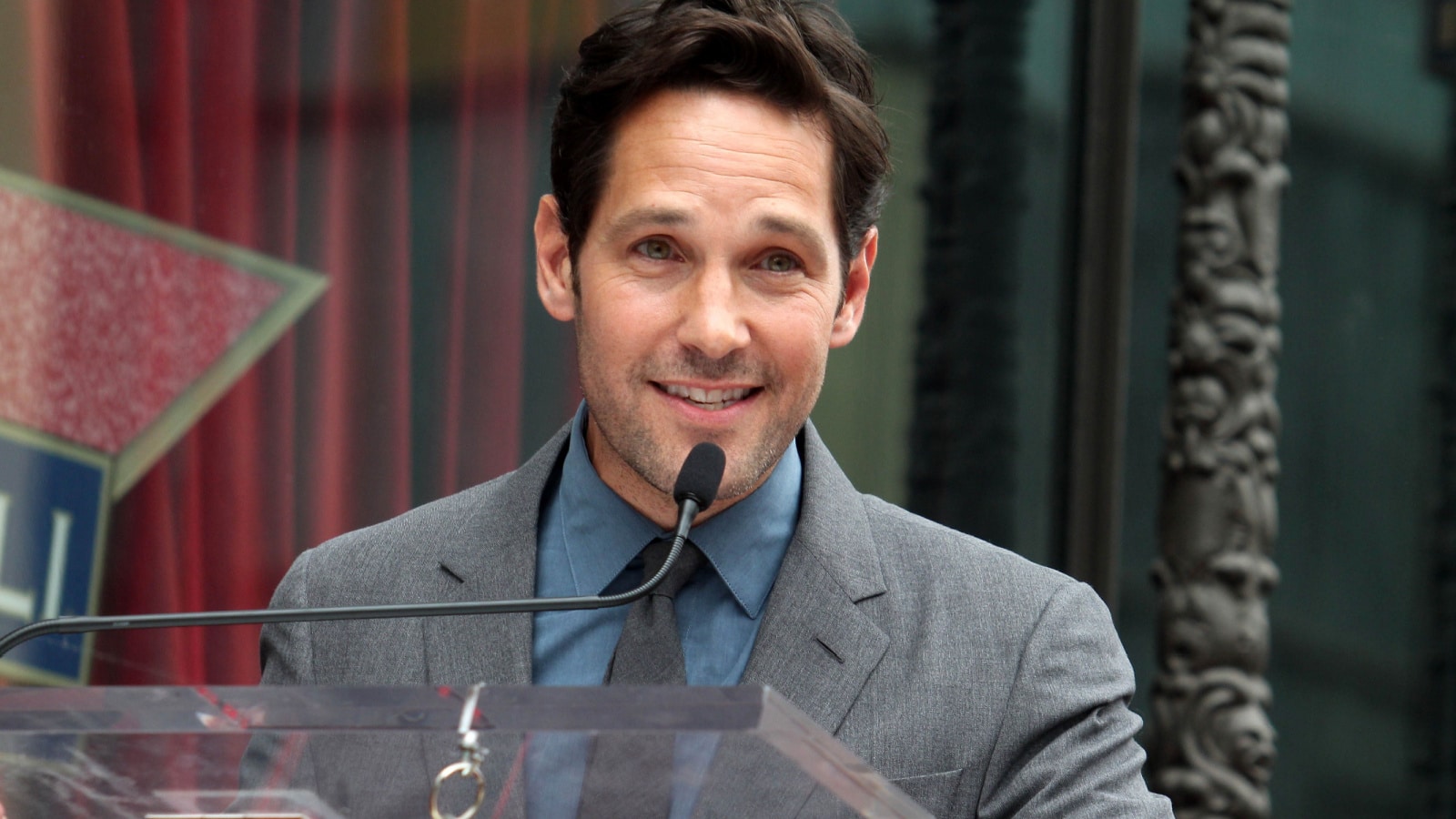 LOS ANGELES - JUL 1: Paul Rudd at the Paul Rudd Hollywood Walk of Fame Star Ceremony at the El Capitan Theater Sidewalk on July 1, 2015 in Los Angeles, CA