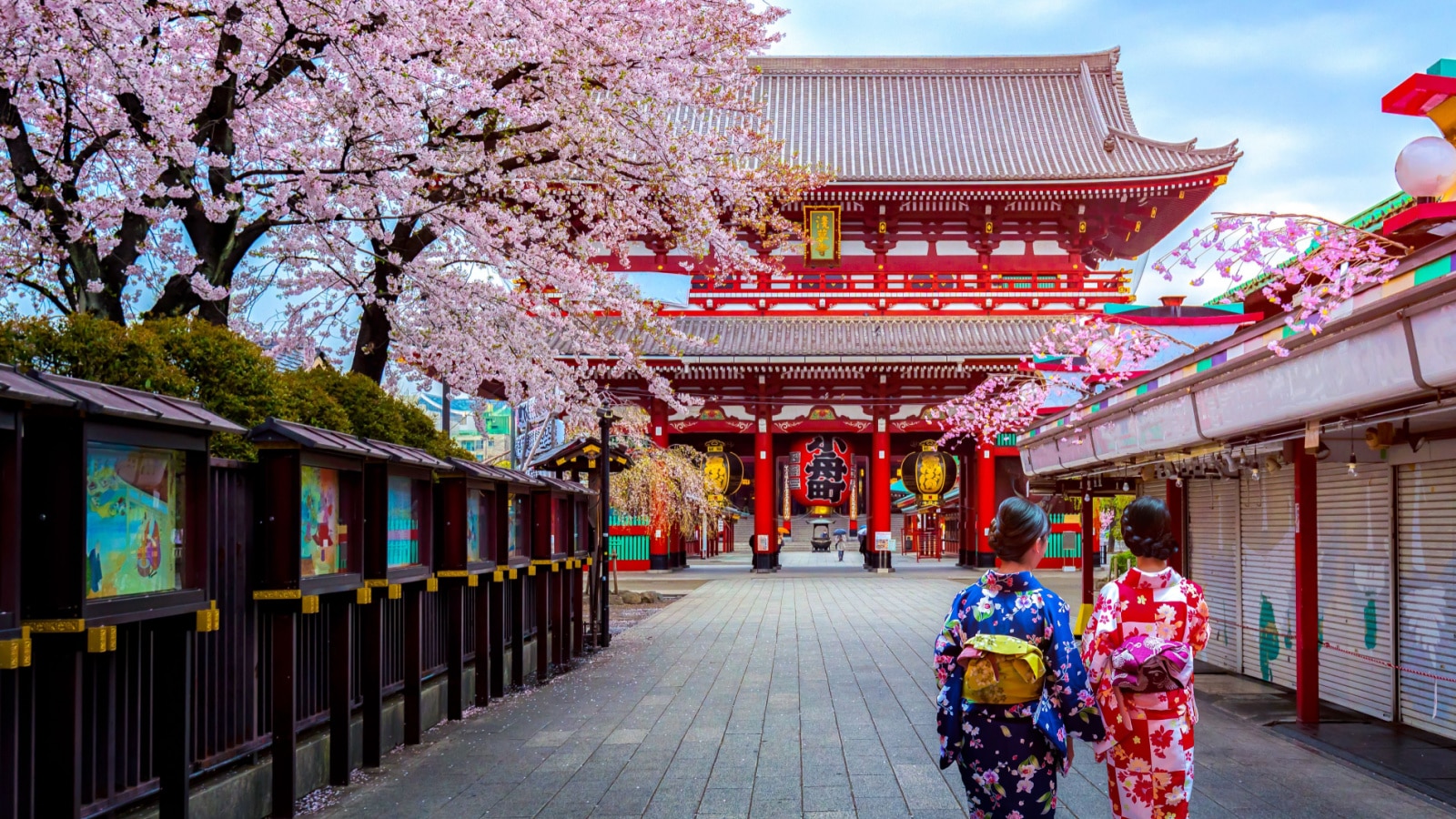 Avoid These 11 Common Mistakes When Traveling in Japan