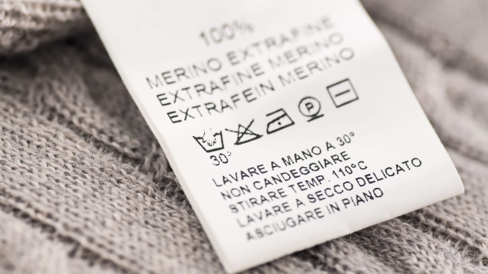 loundry symbols on the wool clothes