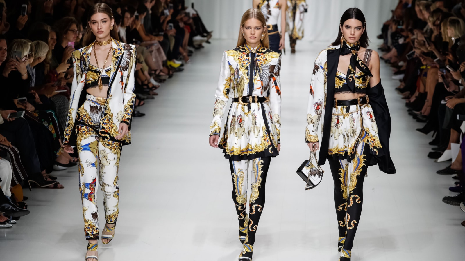 10 Interesting Opinions on Brands Incorporating Celebrities in Fashion Week Shows