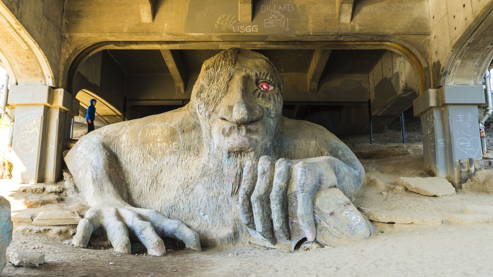 Seattle,Washington,USA.02/17/15 : scene of a big sand troll sculpture under the Aurora bridge.