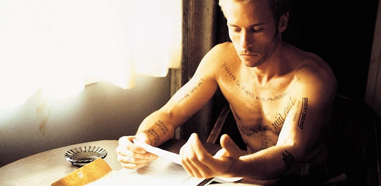 Guy Pearce in Memento (2000)