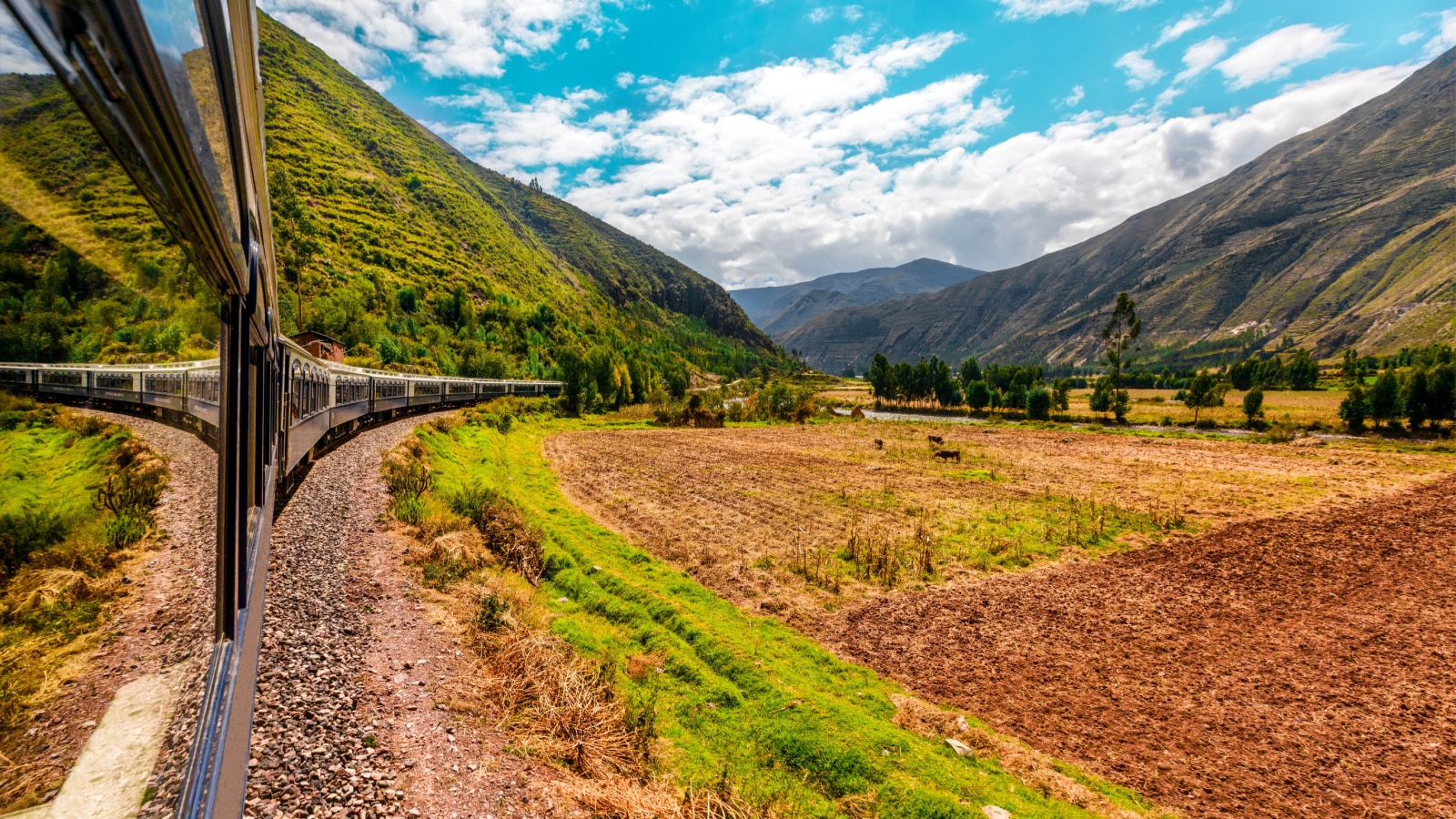 Scenery along the train journey from Arequipa to Cusco. Peru.