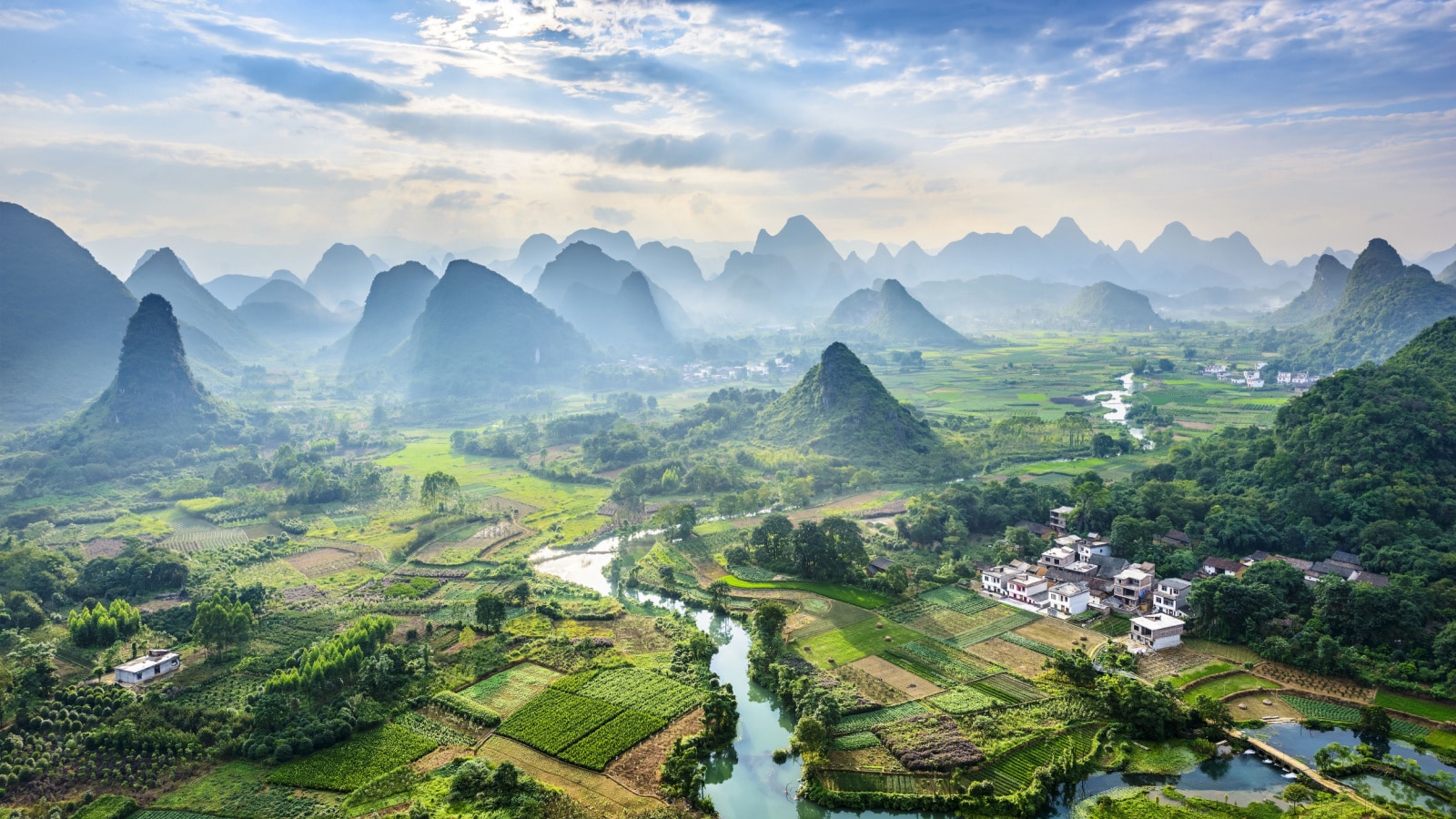 Landscape of Guilin, Li River and Karst mountains. Located near Yangshuo County, Guilin City, Guangxi Province, China.