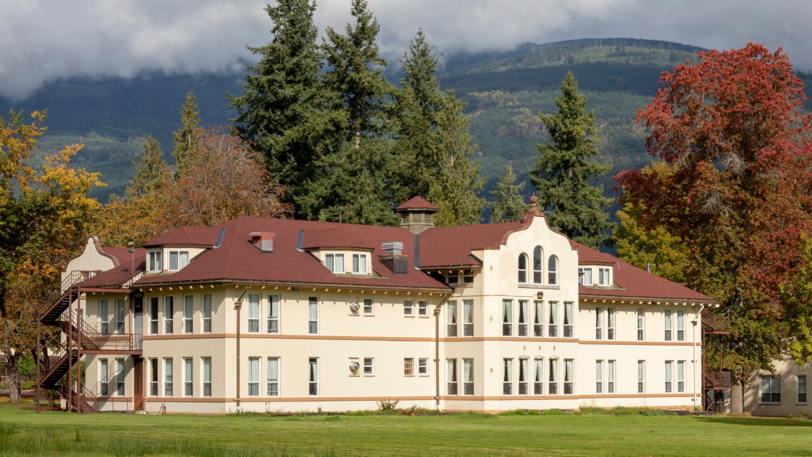 Haunted Mental Hospital at Northern State, Washington