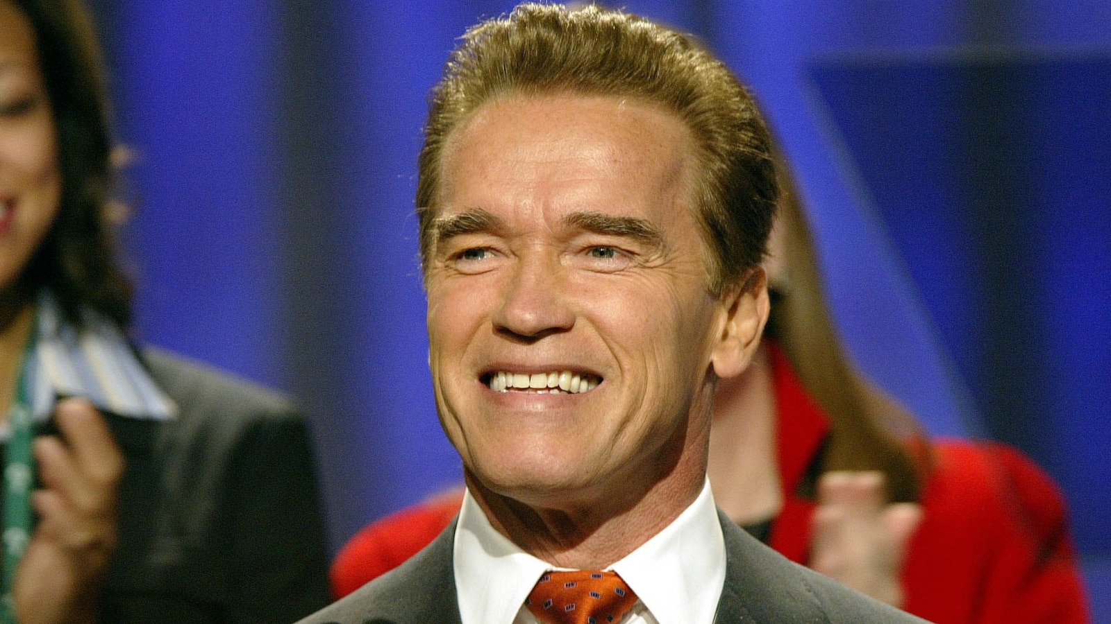LONG BEACH - DEC 7: Arnold Schwarzenegger at the California Governor's Conference on Women and Families at the Convention Center on December 7, 2004 in Long Beach, California