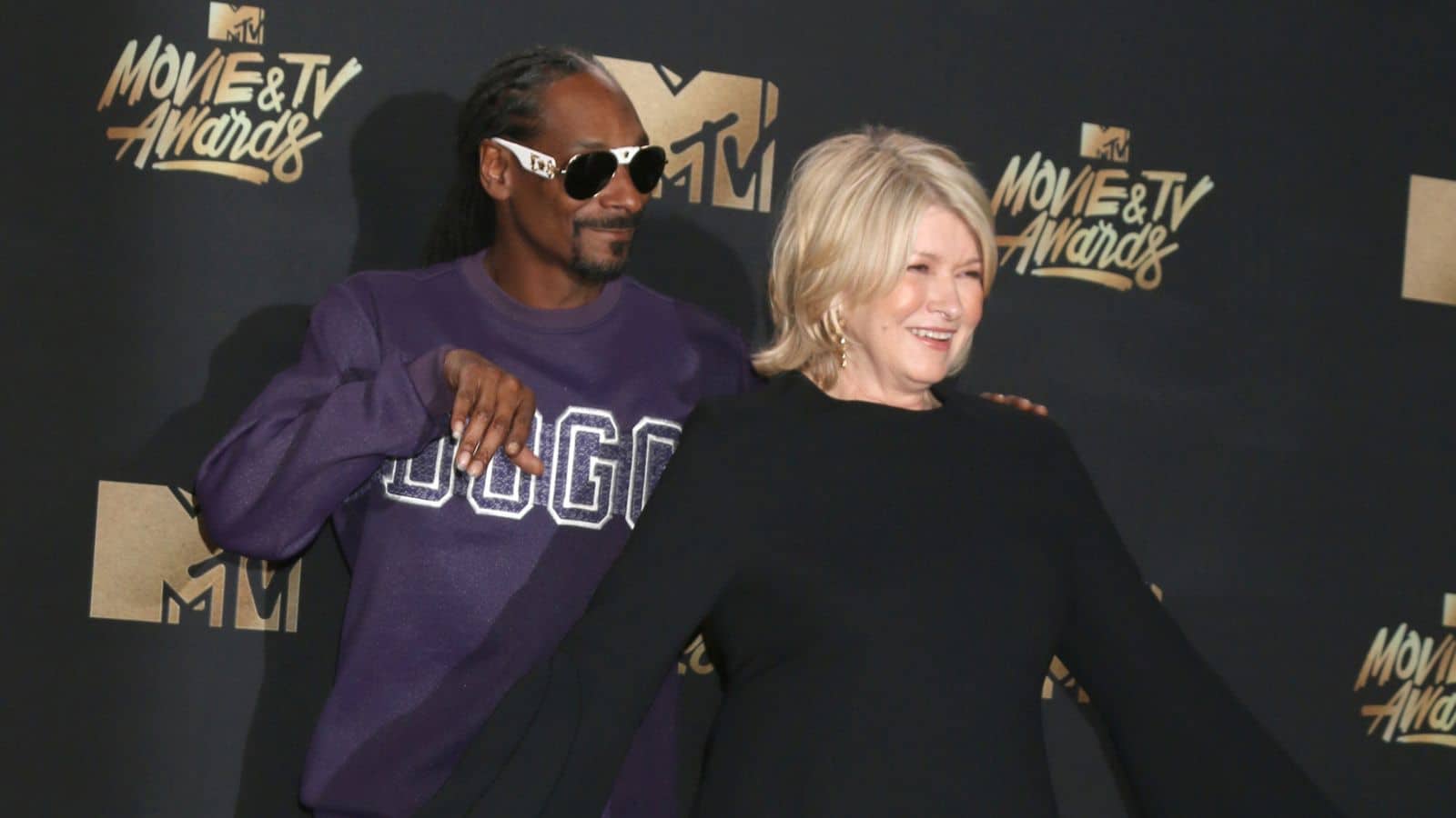 LOS ANGELES - MAY 7: Snoop Dogg, Martha Stewart at the MTV Movie and Television Awards on the Shrine Auditorium on May 7, 2017 in Los Angeles, CA