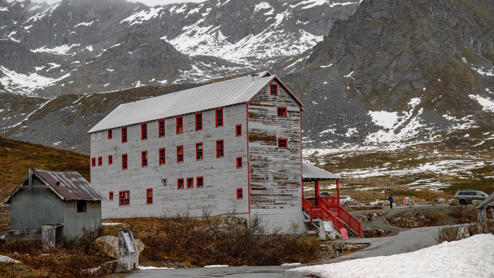 Hatcher Pass. In its heyday, the Independence Mine at Hatcher Pass was a hive of activity. In 1941, two hundred and four people worked at the gold mine, and 22 families, including eight school-age chi