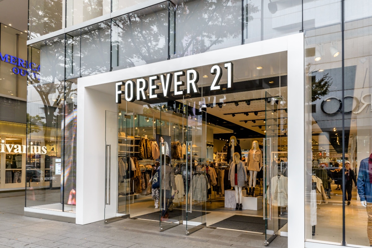 NAGOYA, JAPAN - AUG 19: Forever 21 Store in Nagoya, Japan on August 19, 2014. Forever 21 fashion label has 480 stores worldwide and had USD 2.6 bn revenue in 2011.