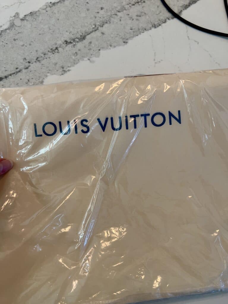The fake LV dust cover
