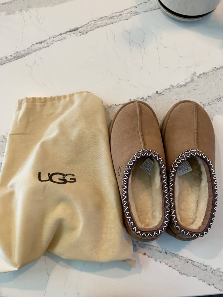 Fake uggs with dust cover from DHgate