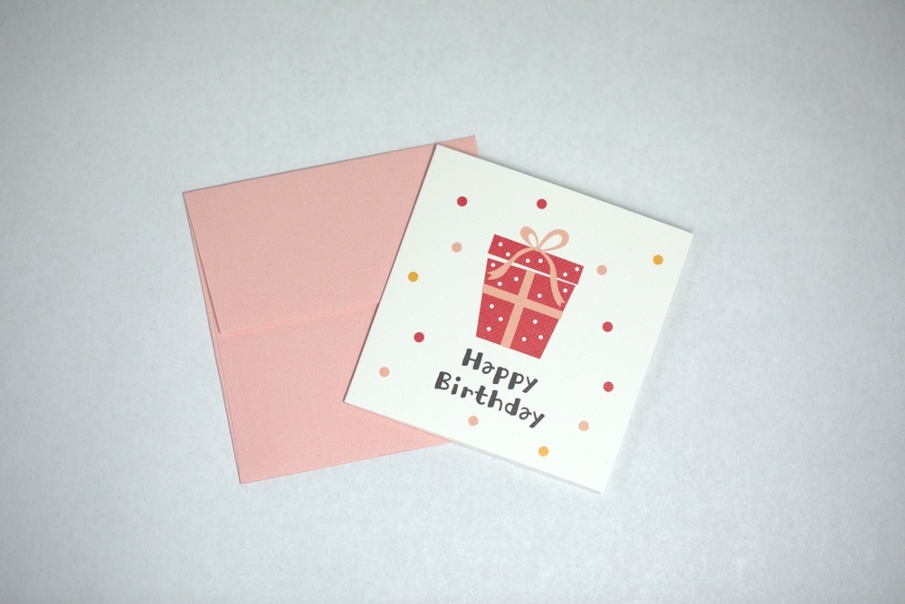 I filmed my birthday card neatly.