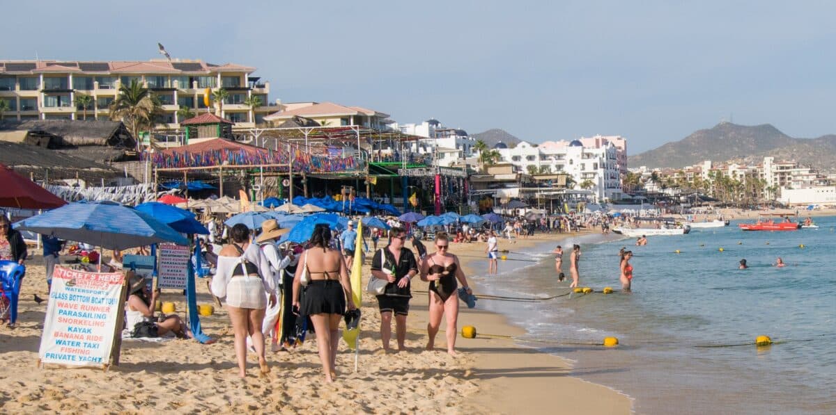 Cabo San Lucas BCS MEXICO. Mar 8 2024. Tourists enjoying the holidays in Los Cabos on EL MEDANO beach, on a sunny and busy afternoon.