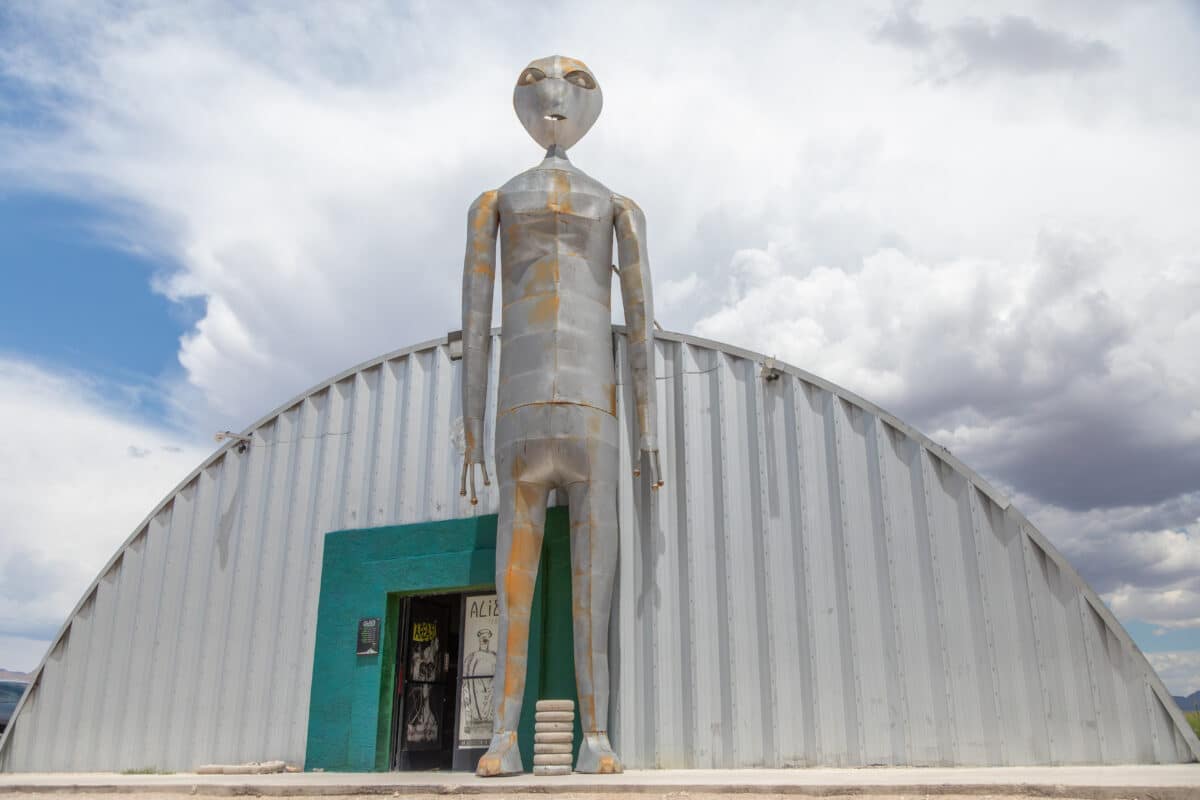 Alien Research Center_Hiko