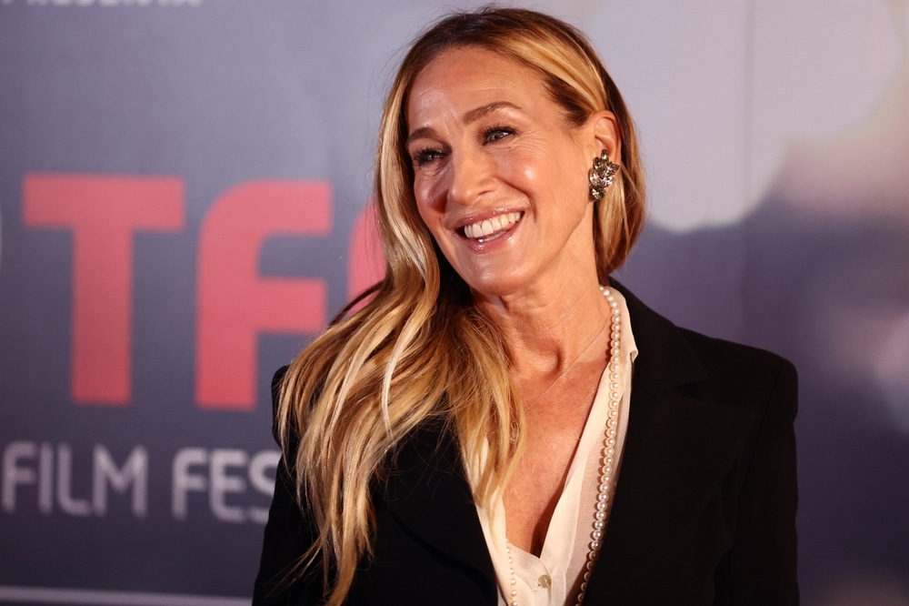 An example of a long face shape. Actress Sarah Jessica Parker attends the 42nd Torino Film Festival 2024 Opening Red Carpet.